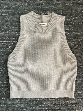 eesome Light Gray Ribbed Knit Sleeveless Sweater Vest